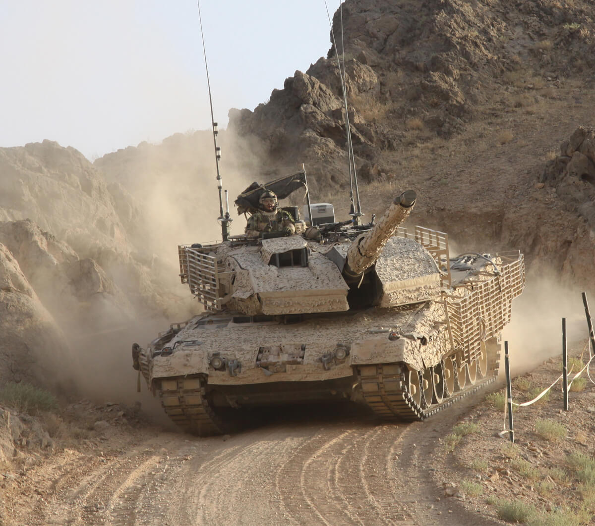 Kampfpanzer Leopard 2 mit integrierten Schleifringen für Periskop- und Turmsteuerung.